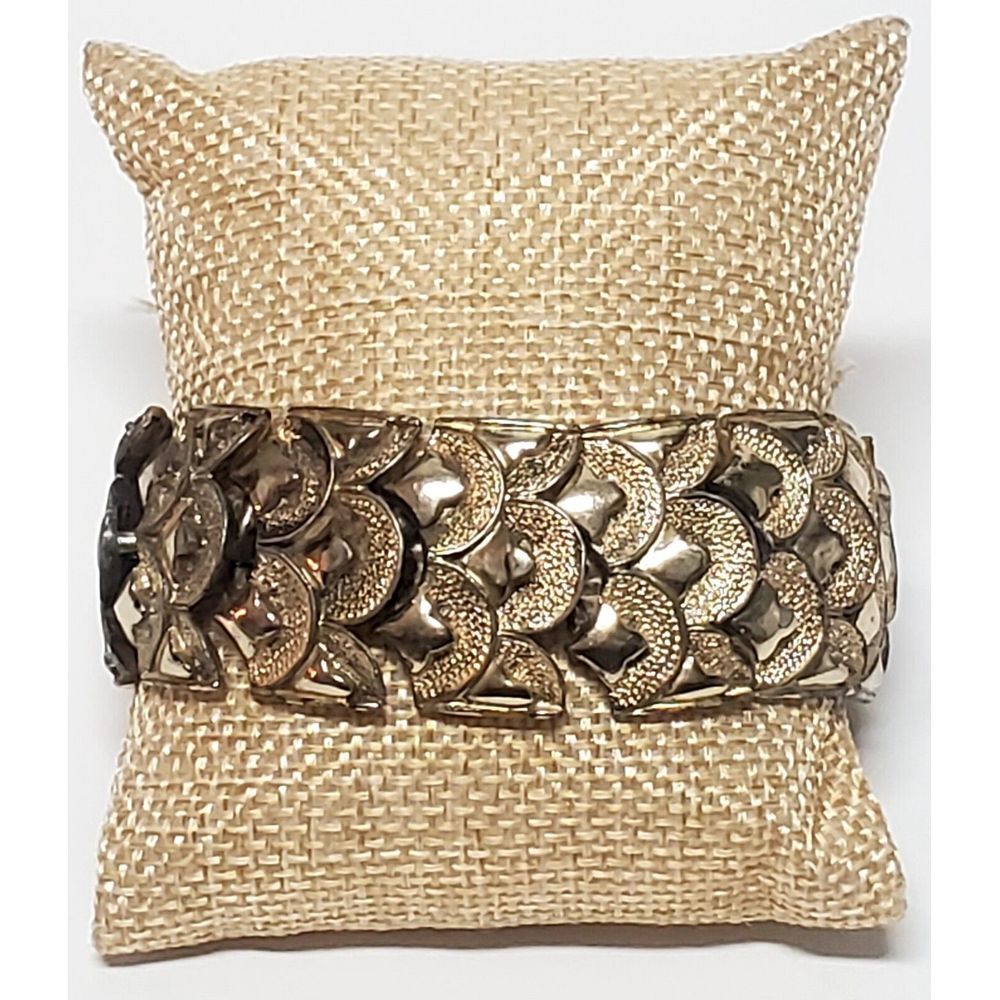 VTG CORO Bracelet Signed 1940-50's Fish Scale Details Gold Tone Heavy Clasp!